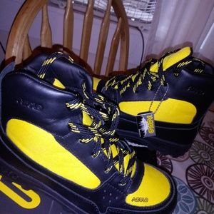 New pair of asolo skyriser black and yellow boots